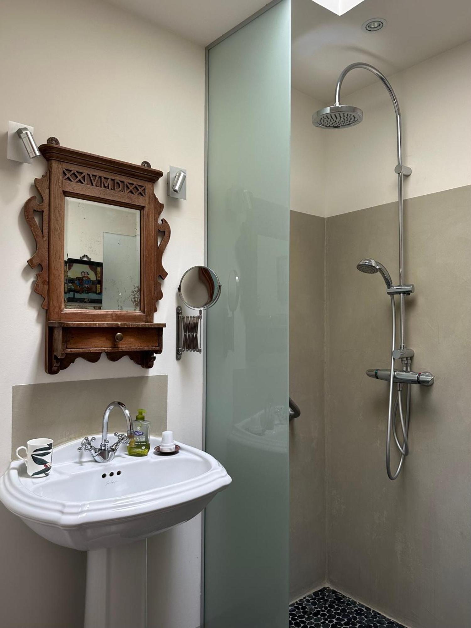 La Cour Carree Bed & Breakfast Rustrel Exterior photo